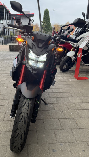 Honda CB750 Hornet Noir A2 - VALENCIENNES