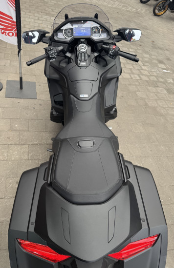 Honda GL1800 Gold Wing Bagger 50ème Anniversaire Noir Mat - VALENCIENNES